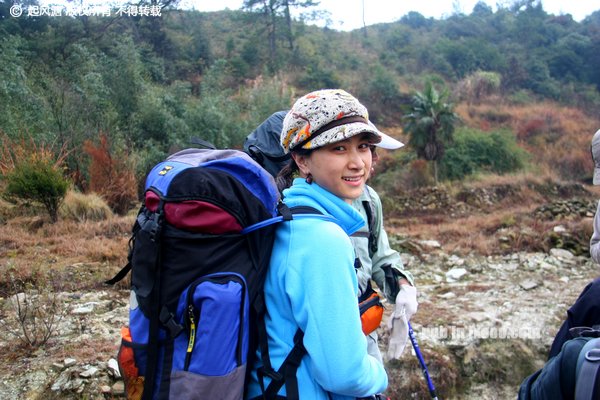 船底顶 峡洞 登山包 祎麟