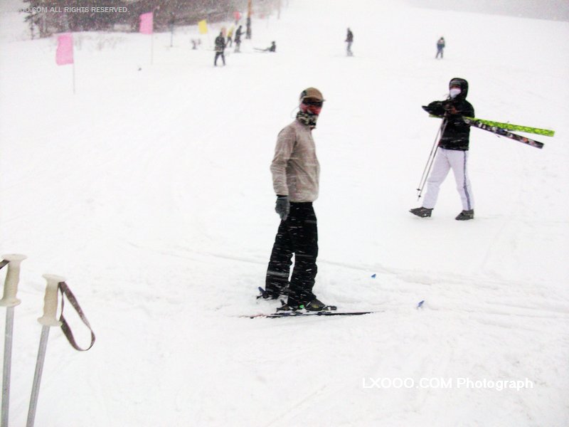 2009年二月，在雪乡双峰林场滑雪